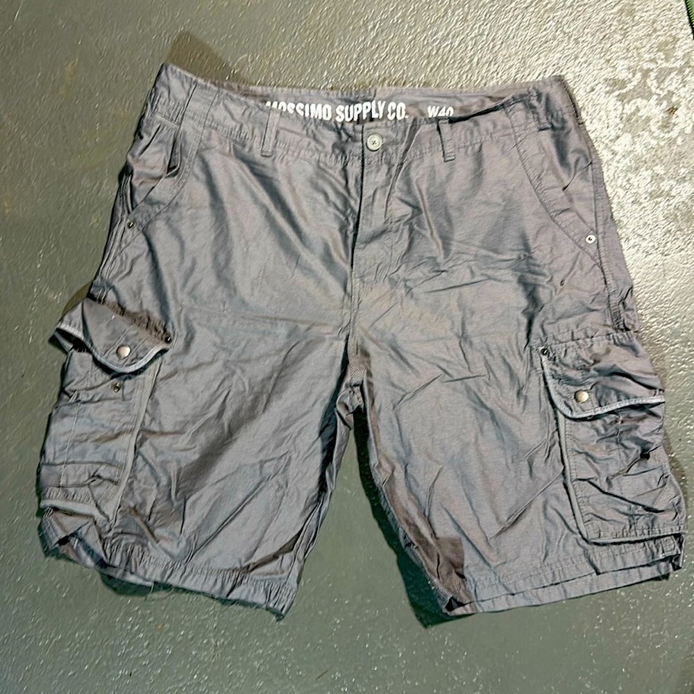 Mossino Supply Co Men’s Shorts 40” waist, color grey/striped
